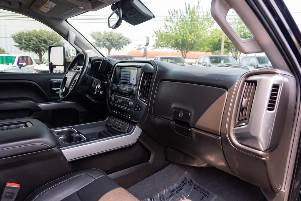 Used 2019 Chevrolet Silverado 2500 LTZ w/ Duramax Plus Package AWD/4WD image 32