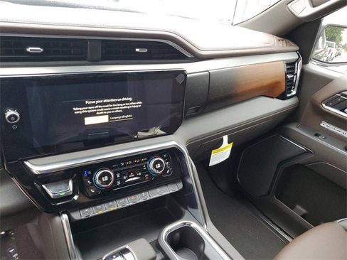 New 2026 GMC Sierra 1500 Denali w/ Denali Reserve Package image 28