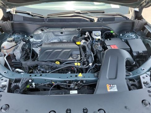 Used 2025 Chevrolet Trax LT FWD image 27