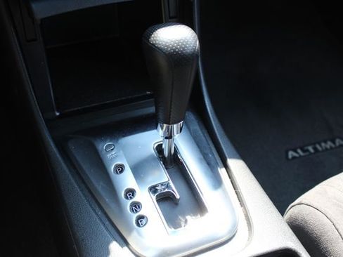 Used 2011 Nissan Altima 3.5 SR image 22