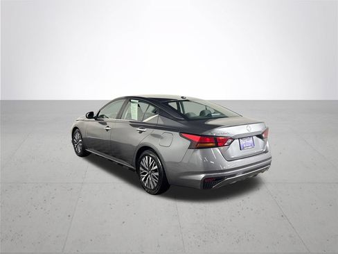 Used 2023 Nissan Altima 2.5 SV FWD image 8