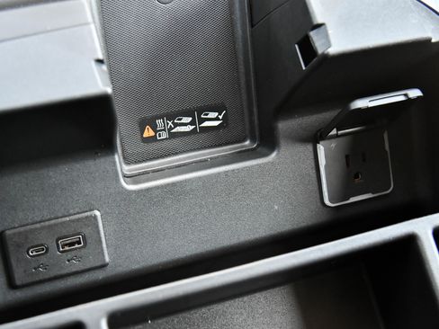 Used 2024 Chevrolet Silverado 1500 RST w/ Convenience Package II image 27