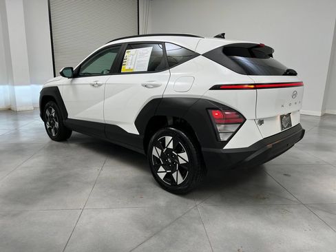 Used 2025 Hyundai Kona SEL AWD/4WD image 6