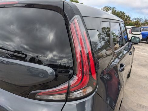 Certified 2025 Kia Soul LX image 12