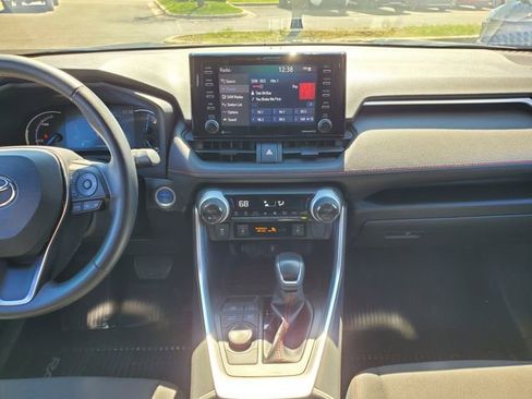 Used 2022 Toyota RAV4 SE AWD/4WD image 15