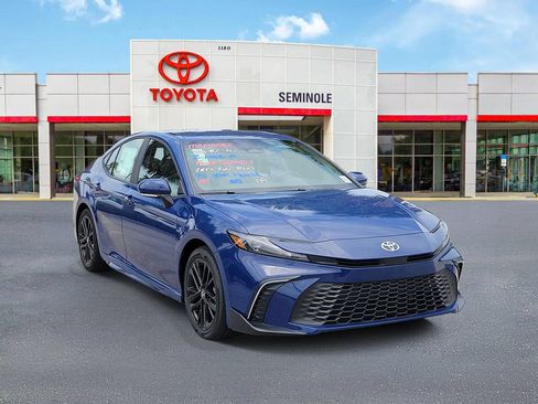 Used 2026 Toyota Camry SE FWD image 2