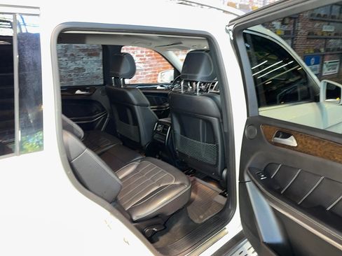 Used 2014 Mercedes-Benz GL 450 4MATIC image 89