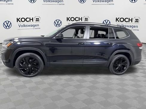Used 2023 Volkswagen Atlas SE w/ Black Wheel Package image 4