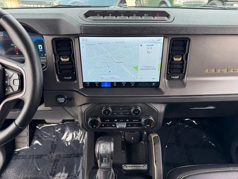 Used 2025 Ford Bronco Badlands image 23