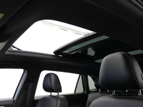 Used 2023 Volkswagen Atlas Cross Sport SE w/ Panoramic Sunroof Package AWD/4WD image 29