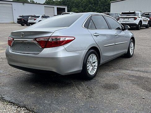 Used 2017 Toyota Camry LE FWD image 7