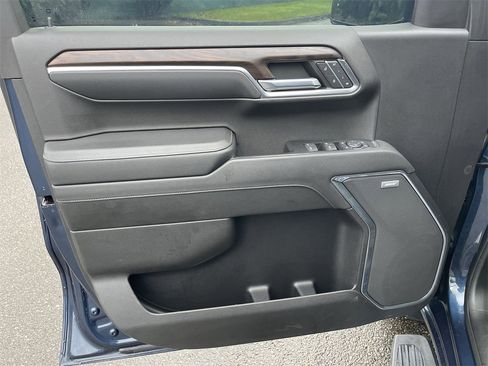 Used 2022 GMC Sierra 1500 SLT w/ SLT Convenience Package image 22