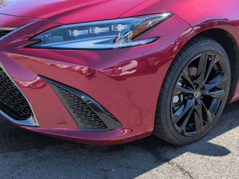 Used 2022 Lexus ES 300h F Sport w/ Accessory Package FWD image 11