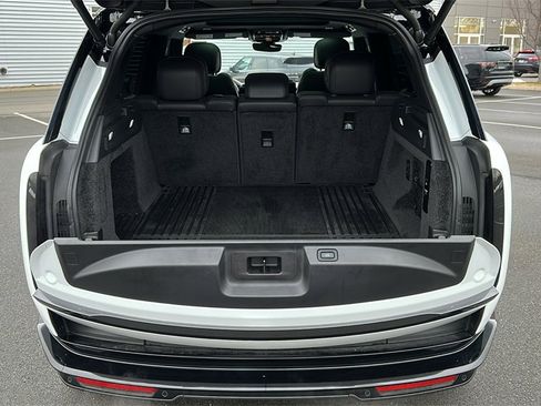 Certified 2023 Land Rover Range Rover SE image 25