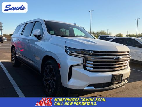 Used 2023 Chevrolet Suburban High Country image 1
