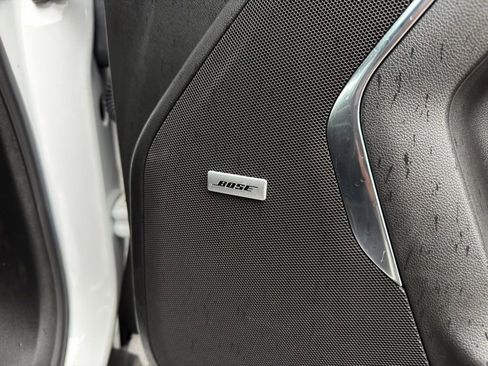 Used 2024 GMC Yukon SLT image 3