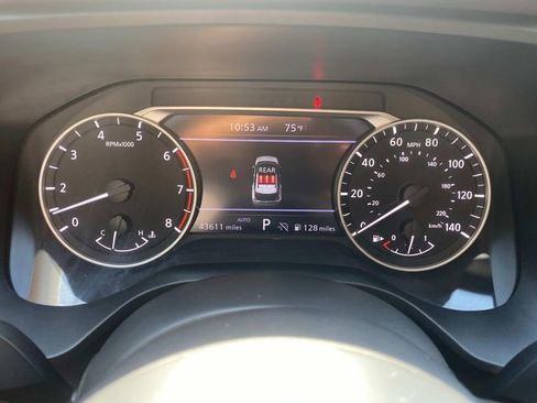 Used 2023 Nissan Rogue S image 16