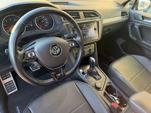 Used 2021 Volkswagen Tiguan SE R-Line image 11