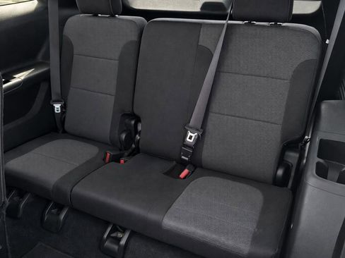 Used 2018 Chevrolet Traverse LS image 3