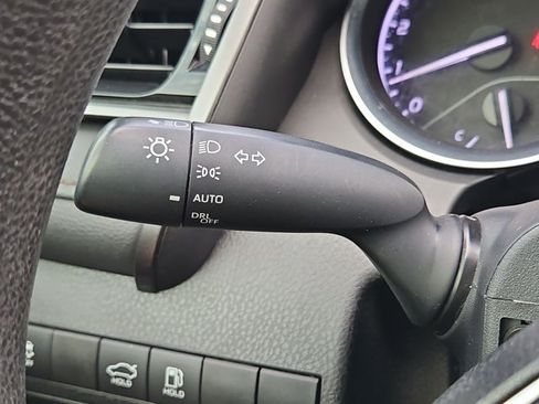 Used 2020 Toyota Camry LE FWD image 16