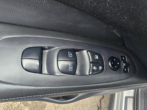 Used 2020 Nissan Pathfinder SL AWD/4WD image 33