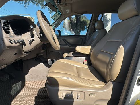 Used 2005 Toyota Sequoia SR5 image 7