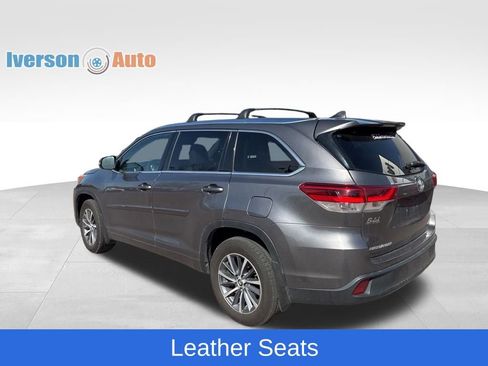 Used 2018 Toyota Highlander XLE AWD/4WD image 5