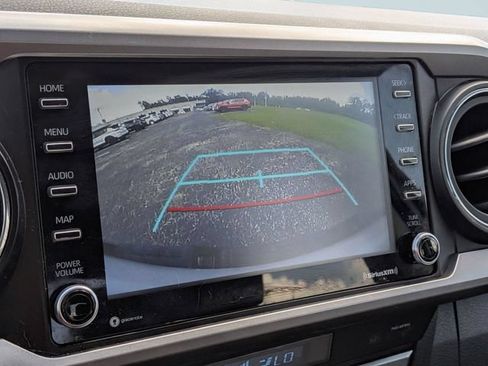 Used 2022 Toyota Tacoma SR5 RWD image 21