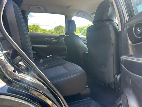 Used 2020 Nissan Rogue SV FWD image 16