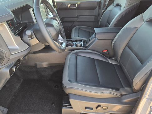 New 2025 Ford Bronco Outer Banks image 16