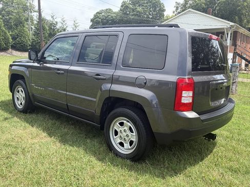 Used 2016 Jeep Patriot Sport w/ Power Value Group FWD image 2