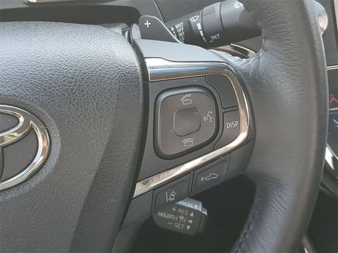 Used 2018 Toyota Avalon XLE w/ Protection Package image 26