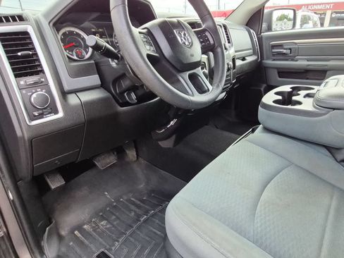 Used 2019 RAM 1500 Classic SLT AWD/4WD image 2
