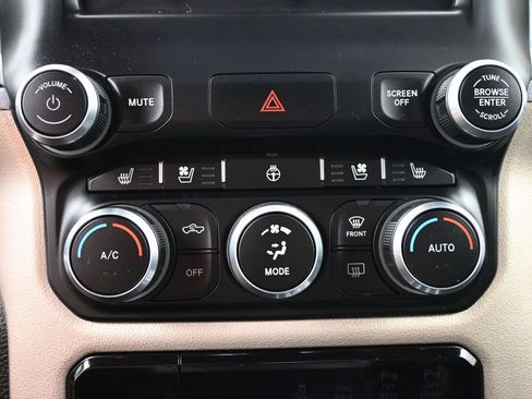 Used 2022 RAM 1500 Laramie AWD/4WD image 18