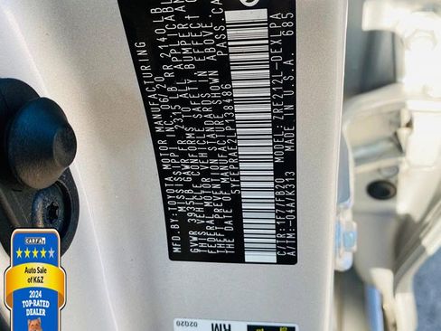 Used 2020 Toyota Corolla LE image 32