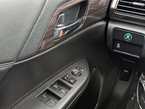 Used 2017 Honda Accord EX image 23