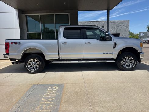 Used 2017 Ford F250 Lariat w/ Lariat Ultimate Package AWD/4WD image 9