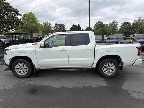 Used 2024 Nissan Frontier SV w/ SV Convenience Package RWD image 6