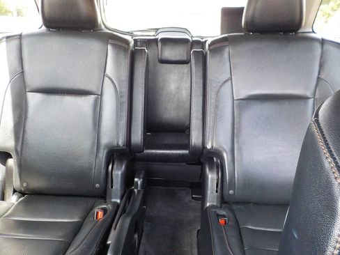 Used 2016 Toyota Highlander Limited Platinum image 21