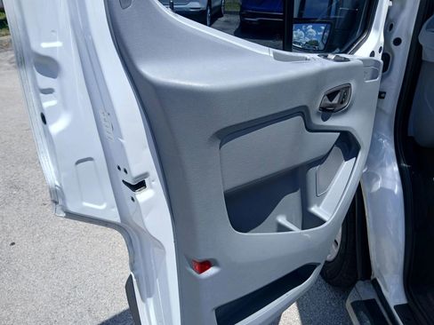 Used 2017 Ford Transit 250 130 Low Roof w/ Exterior Upgrade Package RWD image 11