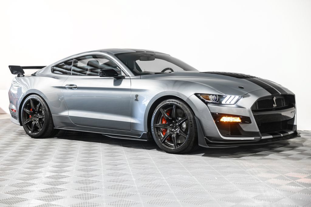 Used 2020 Ford Mustang Shelby GT500 w/ Carbon Fiber Track Pack RWD image 4
