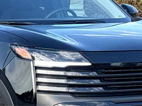 Used 2025 Nissan Kicks SV image 15