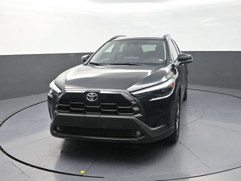 Used 2026 Toyota Corolla Cross XLE FWD image 2