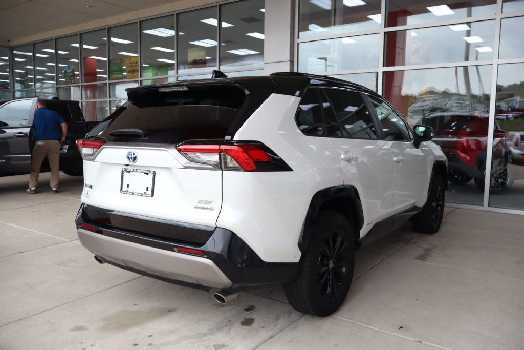 Used 2023 Toyota RAV4 XSE AWD/4WD image 8