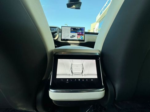 Used 2022 Tesla Model S AWD/4WD image 25