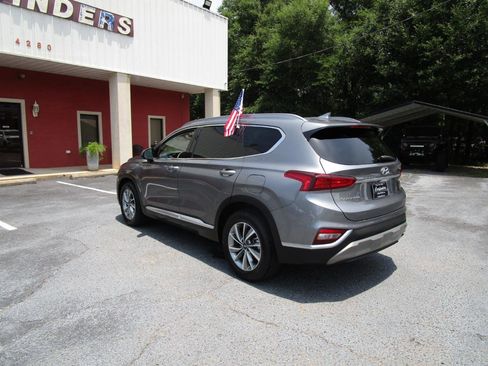 Used 2019 Hyundai Santa Fe SEL FWD image 2