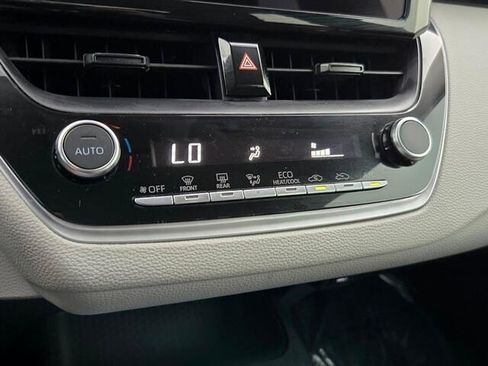 Used 2024 Toyota Corolla LE FWD image 17