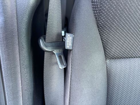 Used 2018 Honda HR-V EX image 16