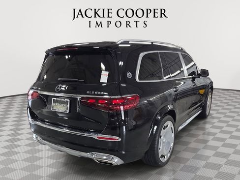 Used 2024 Mercedes-Benz Maybach GLS 600 4MATIC image 5