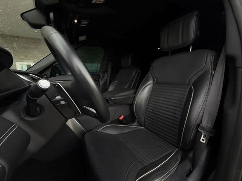Used 2023 Land Rover Discovery HSE R-Dynamic AWD/4WD image 4
